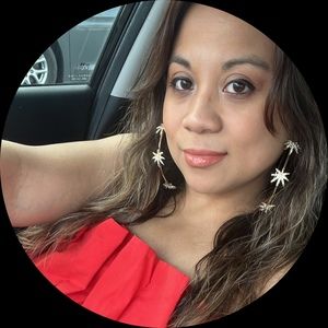 Meet your Posher, Danica